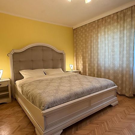 Apartment Palace Of Parliament Bucharest Luaran gambar